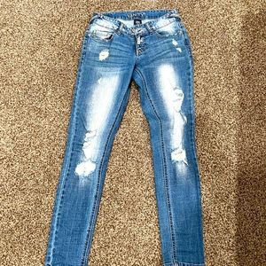 Vanity Ripped jeans